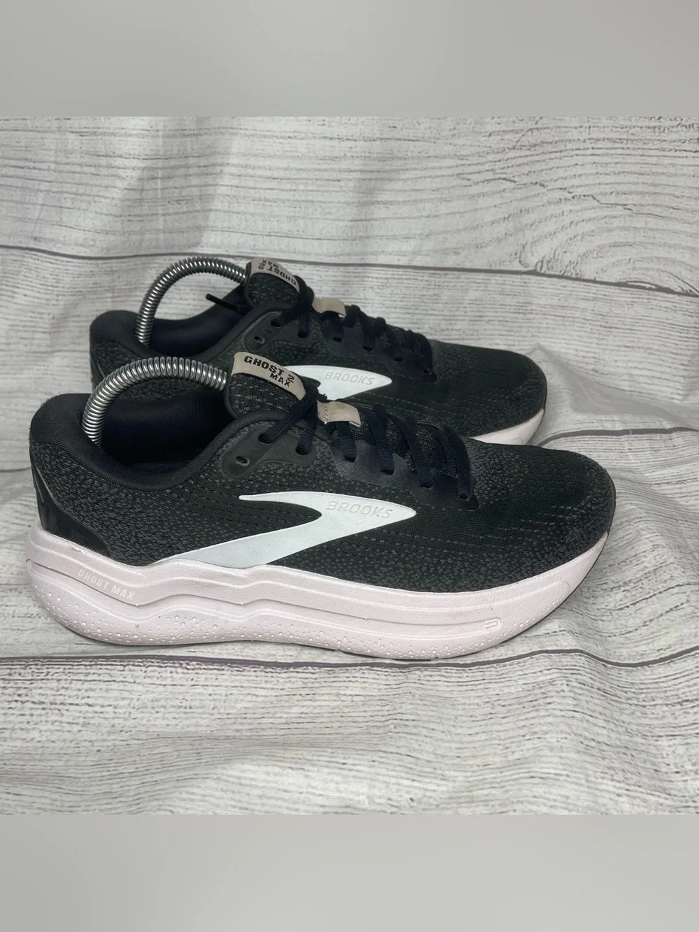 Brooks Women’s 9.5 Ghost 2 Max Black Running Shoes